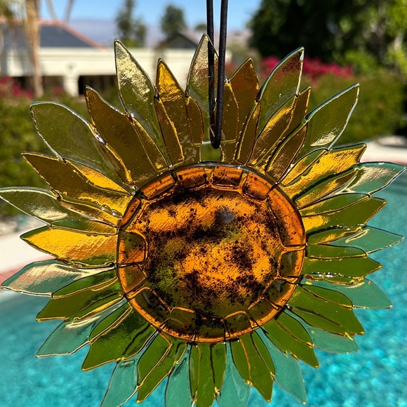 Fused glass sun catcher or wall hanging - 8x8 inches - sunflower - HANDMADE - Picture 5 of 6